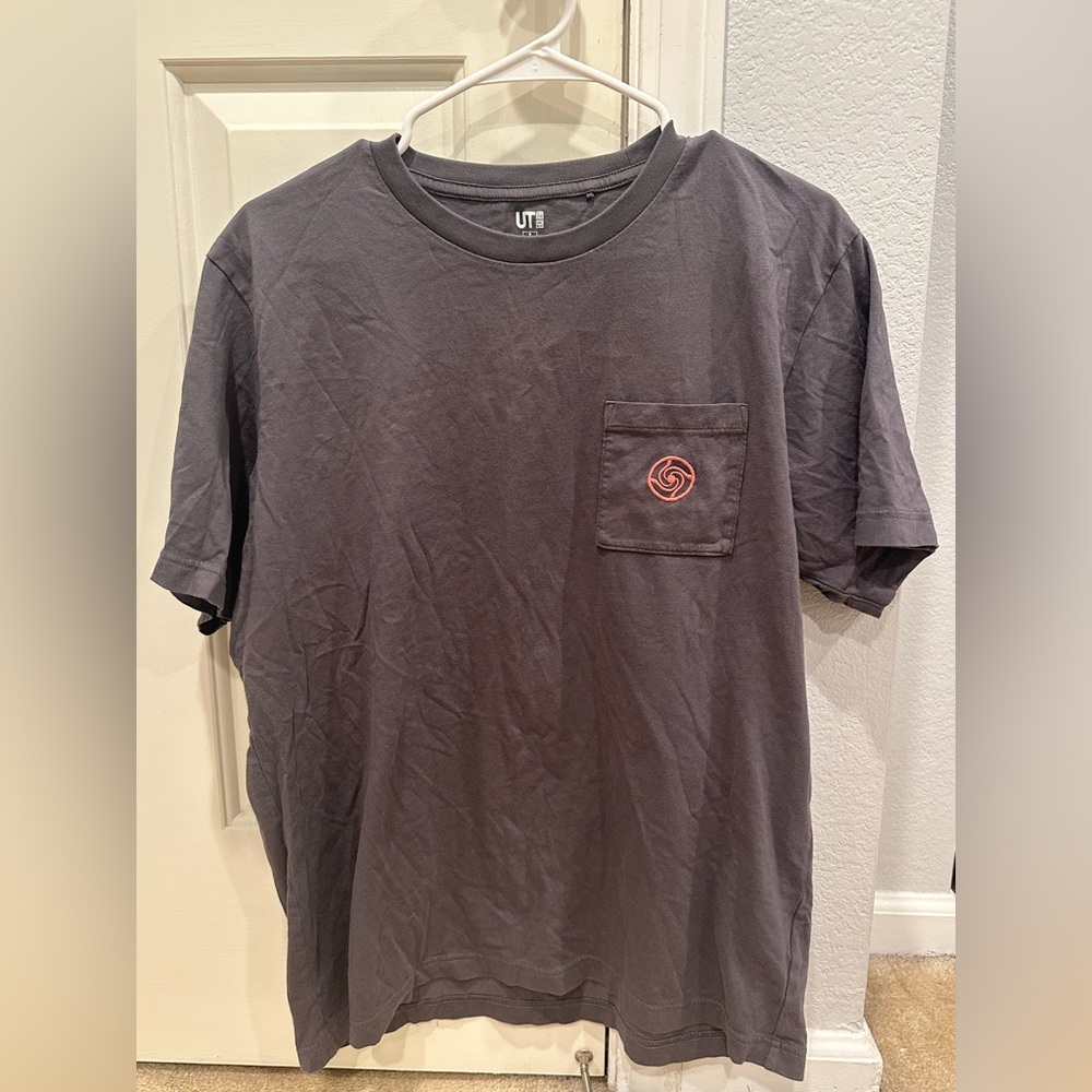 UNIQLO Jujutsu Kaisen Collab UT T-shirt size Medium